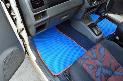Ворсовые коврики на Nissan Kix 2008 - 2012 в Нижнем Новгороде